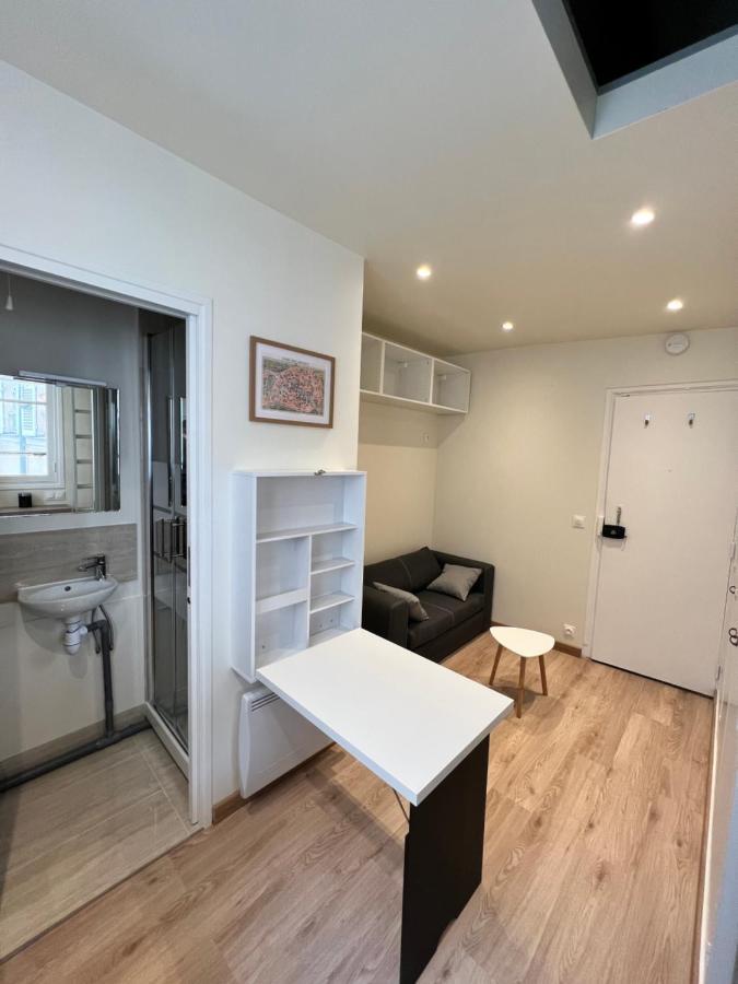 Studio neuf entièrement équipé et bien situé. Appartamento Parigi Esterno foto