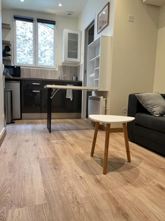 Studio neuf entièrement équipé et bien situé. Appartamento Parigi Esterno foto